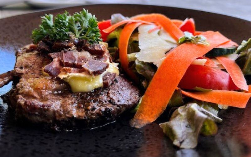 Safari lodge dining, a luxury experience in nature.